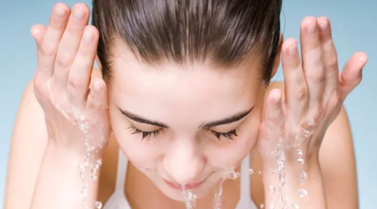 dicas de beleza para o rosto imagem água