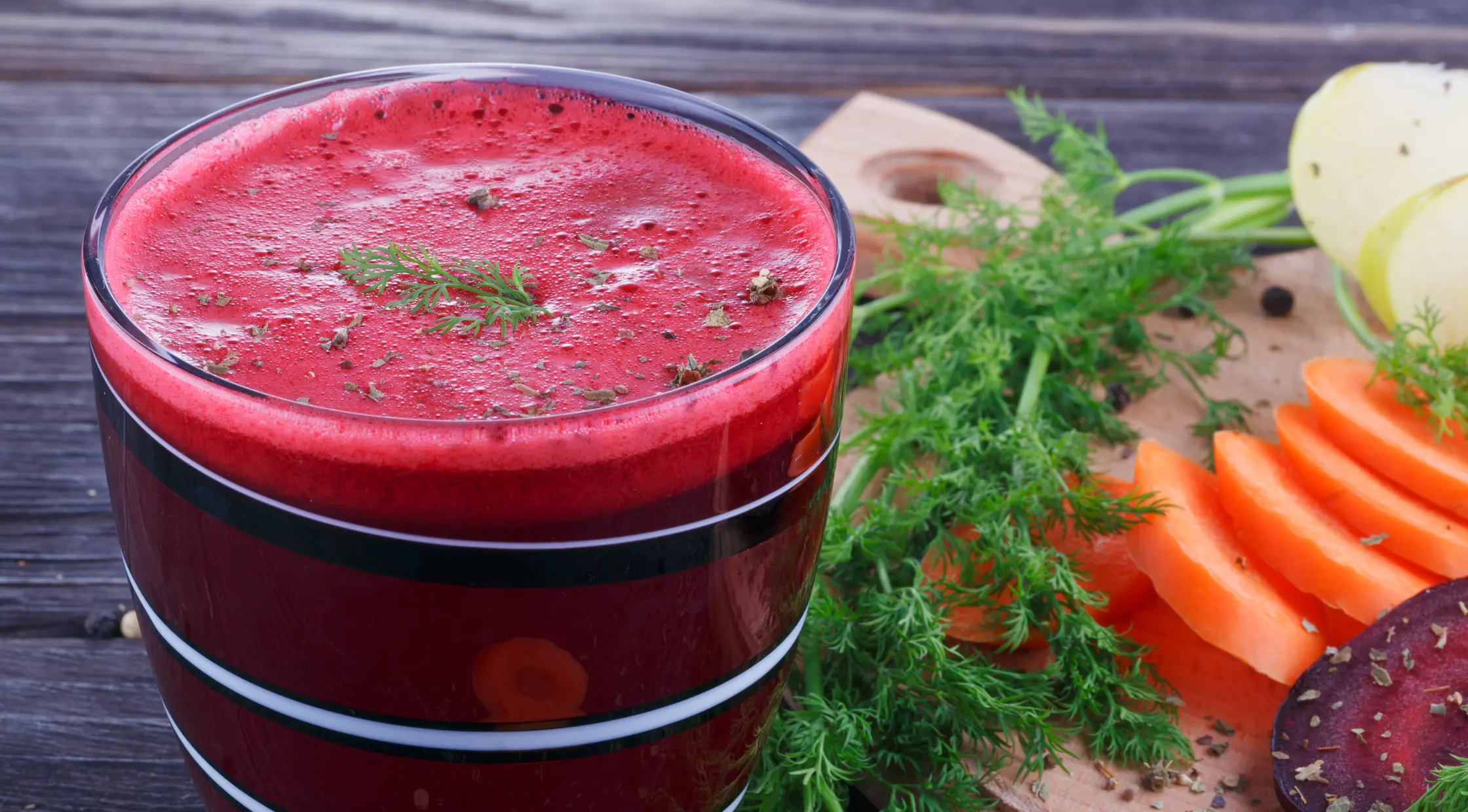 Receitas de suco detox para desinchar e garantir uma vida mais saudável