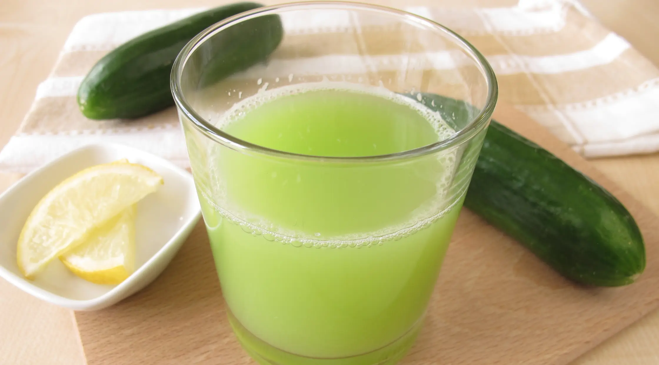 Receitas de suco detox para desinchar e garantir uma vida mais saudável